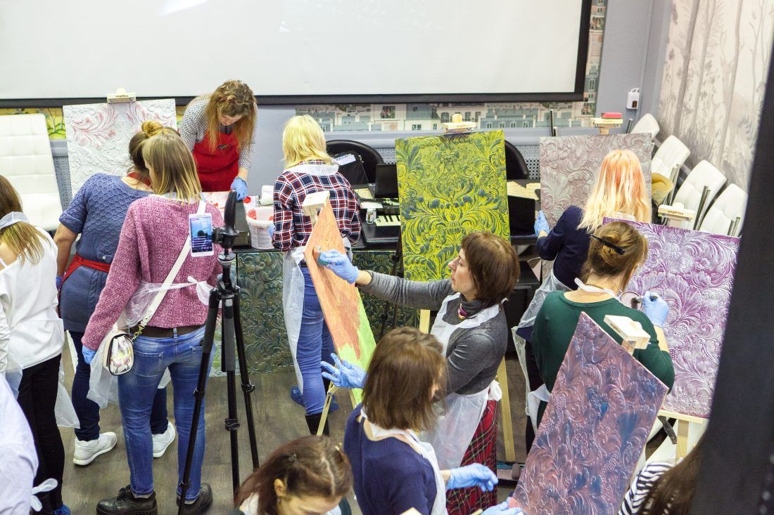 мастер-класс по декорированию Lincrusta красками Sherwin-Williams в Центре Дизайна Мануфактура 5 Ампир Декор