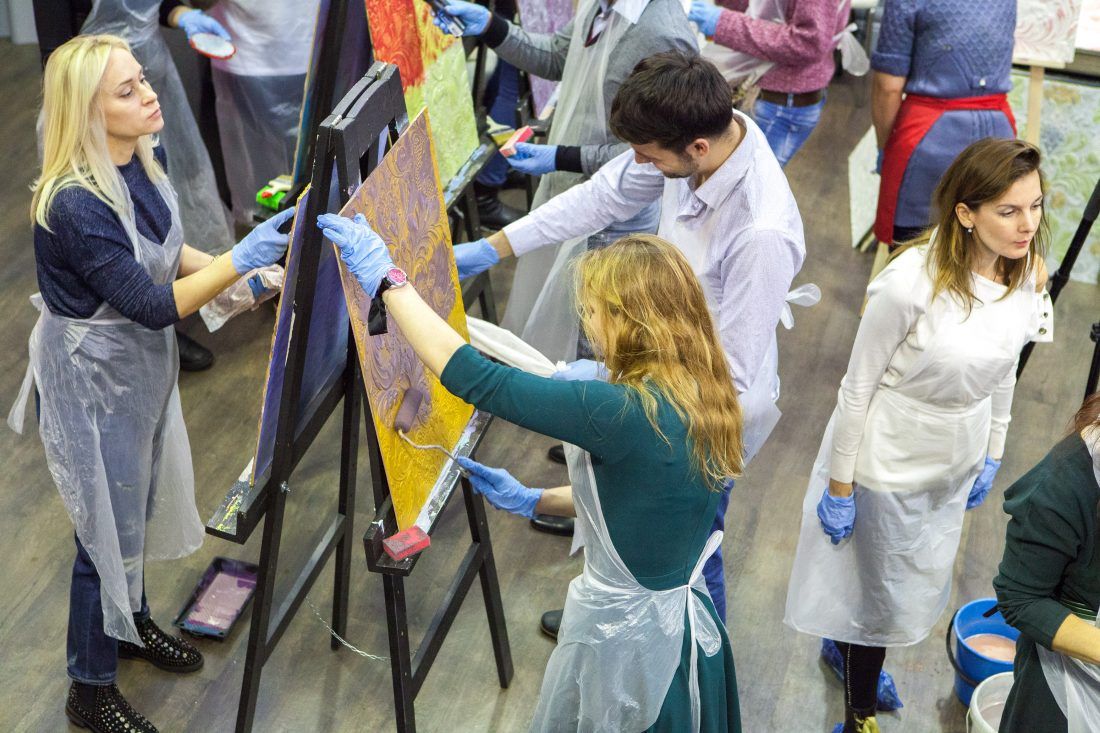 мастер-класс по декорированию Lincrusta красками Sherwin-Williams в Центре Дизайна Мануфактура 5 Ампир Декор