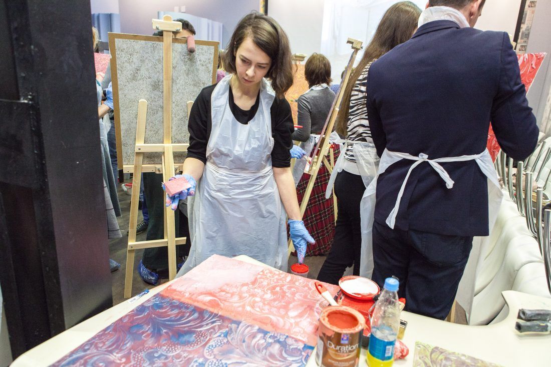 мастер-класс по декорированию Lincrusta красками Sherwin-Williams в Центре Дизайна Мануфактура 5 Ампир Декор