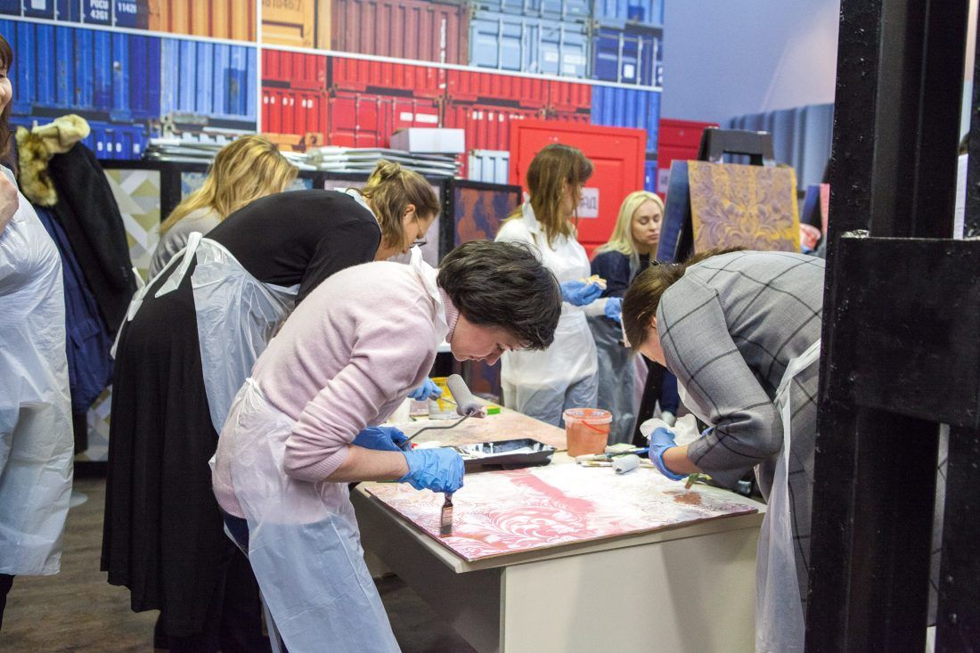 мастер-класс по декорированию Lincrusta красками Sherwin-Williams в Центре Дизайна Мануфактура 5 Ампир Декор