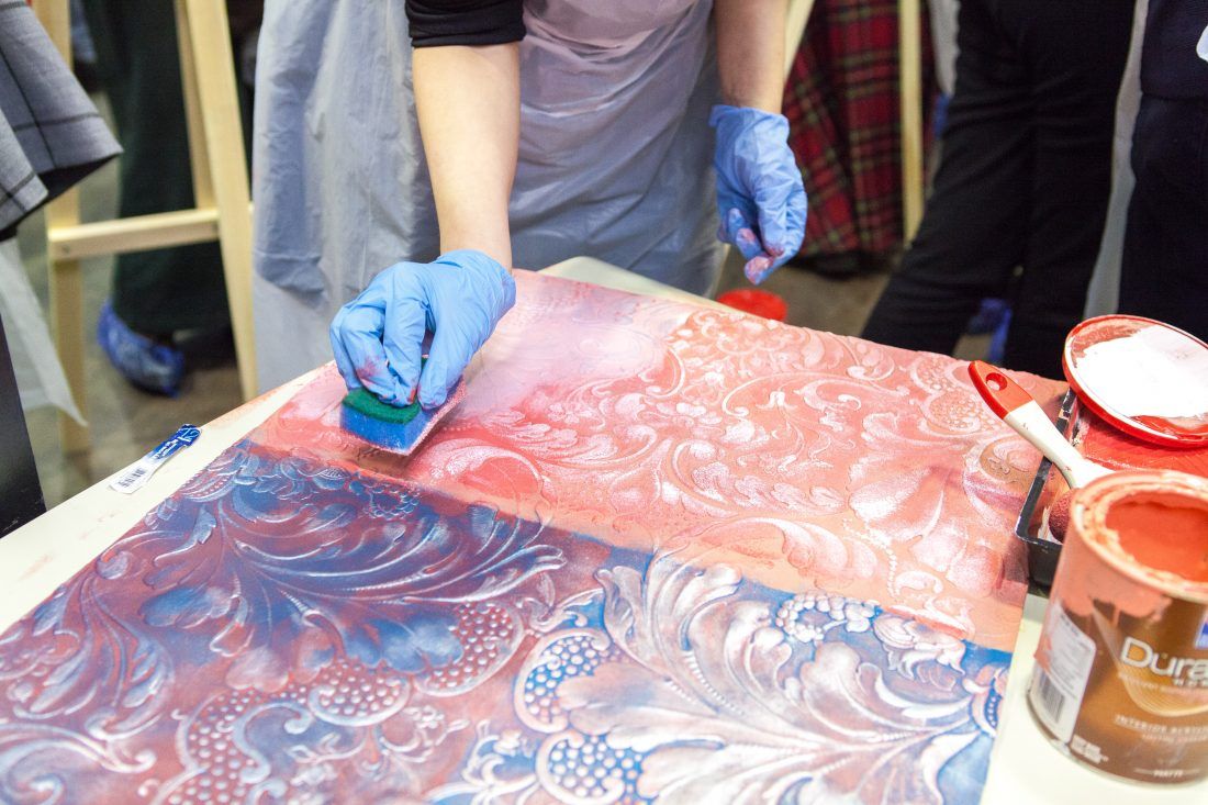 мастер-класс по декорированию Lincrusta красками Sherwin-Williams в Центре Дизайна Мануфактура 5 Ампир Декор