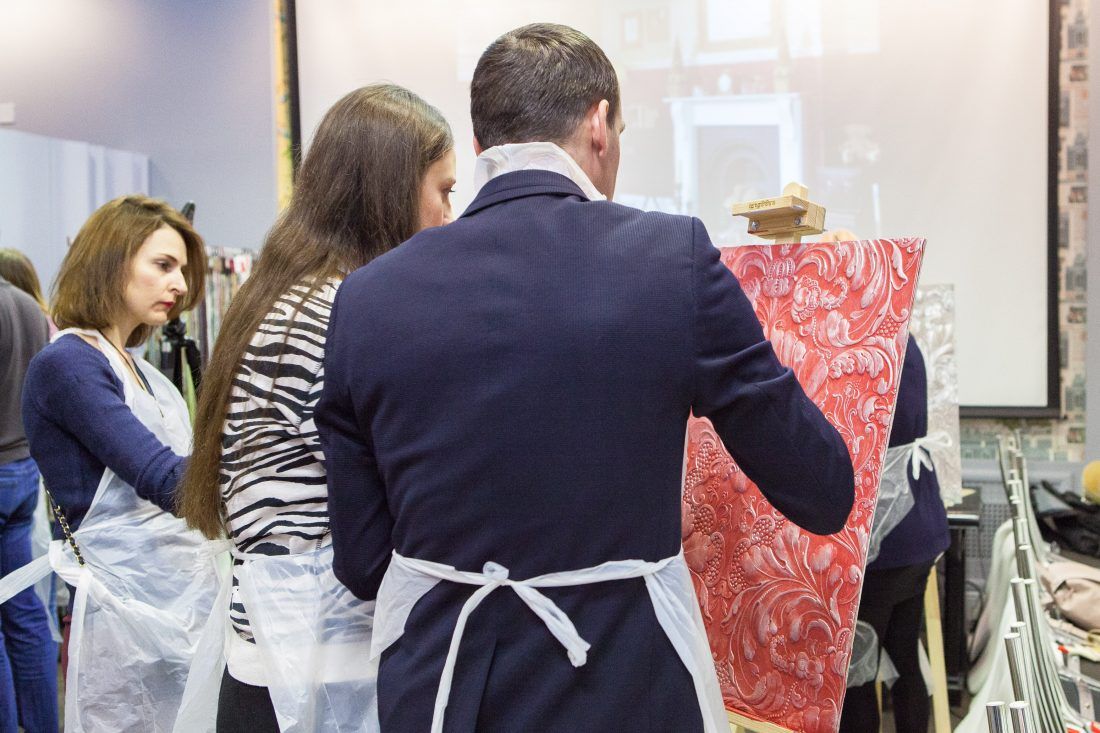 мастер-класс по декорированию Lincrusta красками Sherwin-Williams в Центре Дизайна Мануфактура 5 Ампир Декор