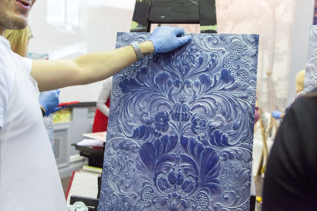 мастер-класс по декорированию Lincrusta красками Sherwin-Williams в Центре Дизайна Мануфактура 5 Ампир Декор