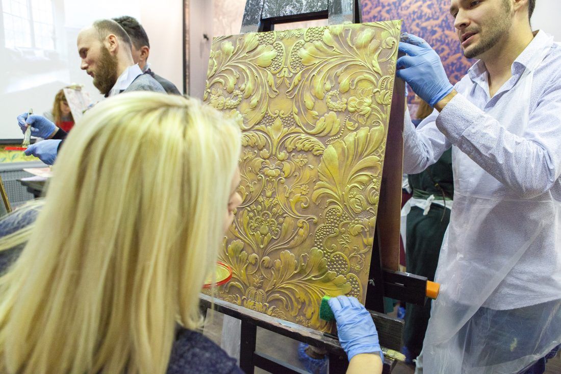 мастер-класс по декорированию Lincrusta красками Sherwin-Williams в Центре Дизайна Мануфактура 5 Ампир Декор