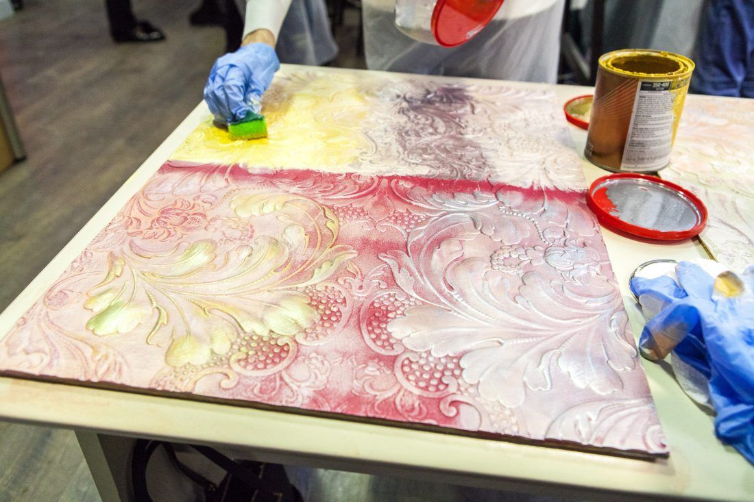 мастер-класс по декорированию Lincrusta красками Sherwin-Williams в Центре Дизайна Мануфактура 5 Ампир Декор