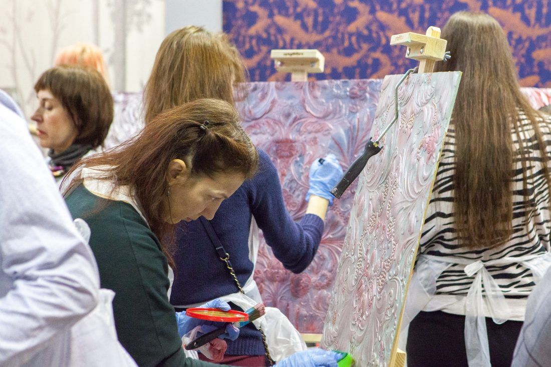 мастер-класс по декорированию Lincrusta красками Sherwin-Williams в Центре Дизайна Мануфактура 5 Ампир Декор