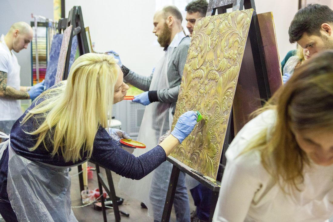 мастер-класс по декорированию Lincrusta красками Sherwin-Williams в Центре Дизайна Мануфактура 5 Ампир Декор