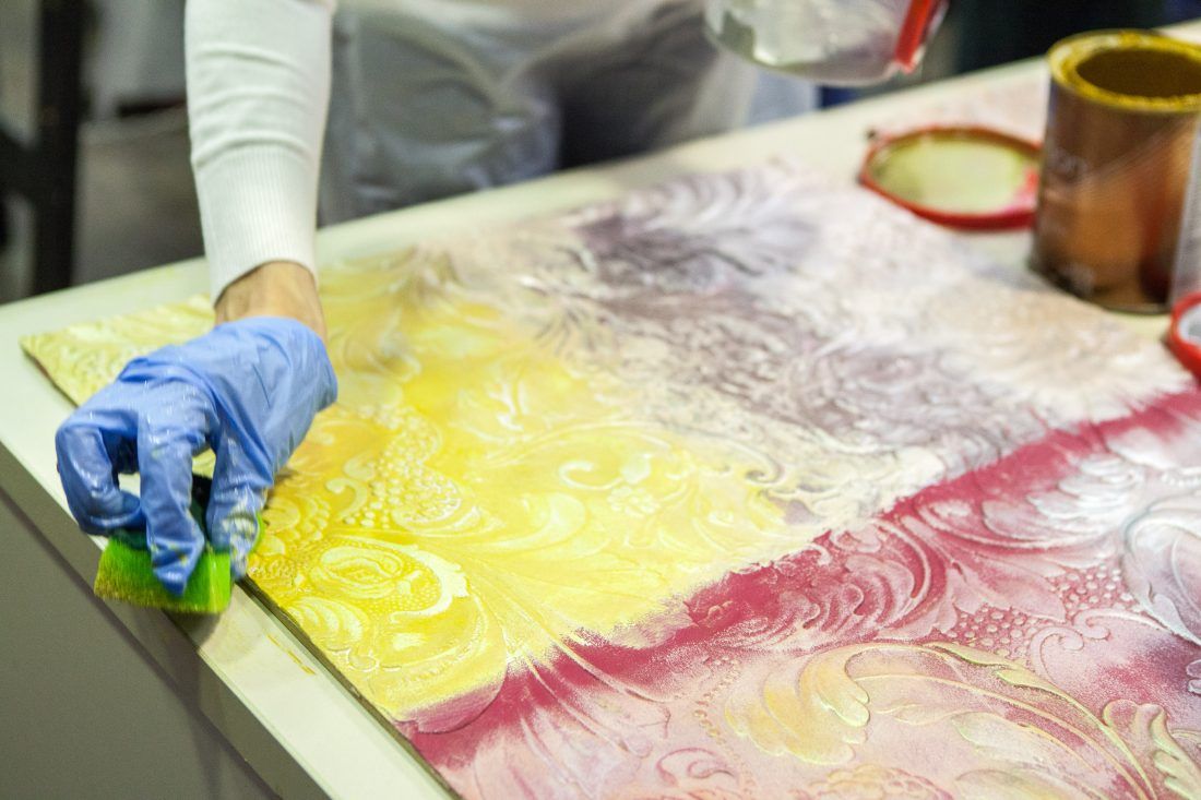 мастер-класс по декорированию Lincrusta красками Sherwin-Williams в Центре Дизайна Мануфактура 5 Ампир Декор