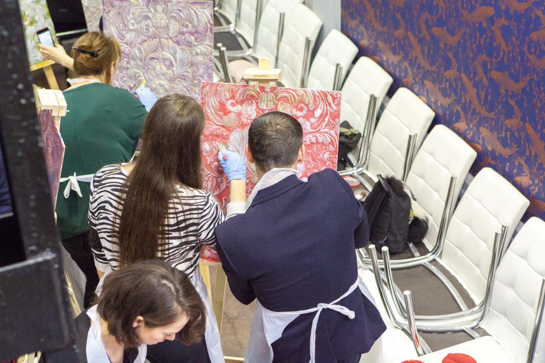 мастер-класс по декорированию Lincrusta красками Sherwin-Williams в Центре Дизайна Мануфактура 5 Ампир Декор