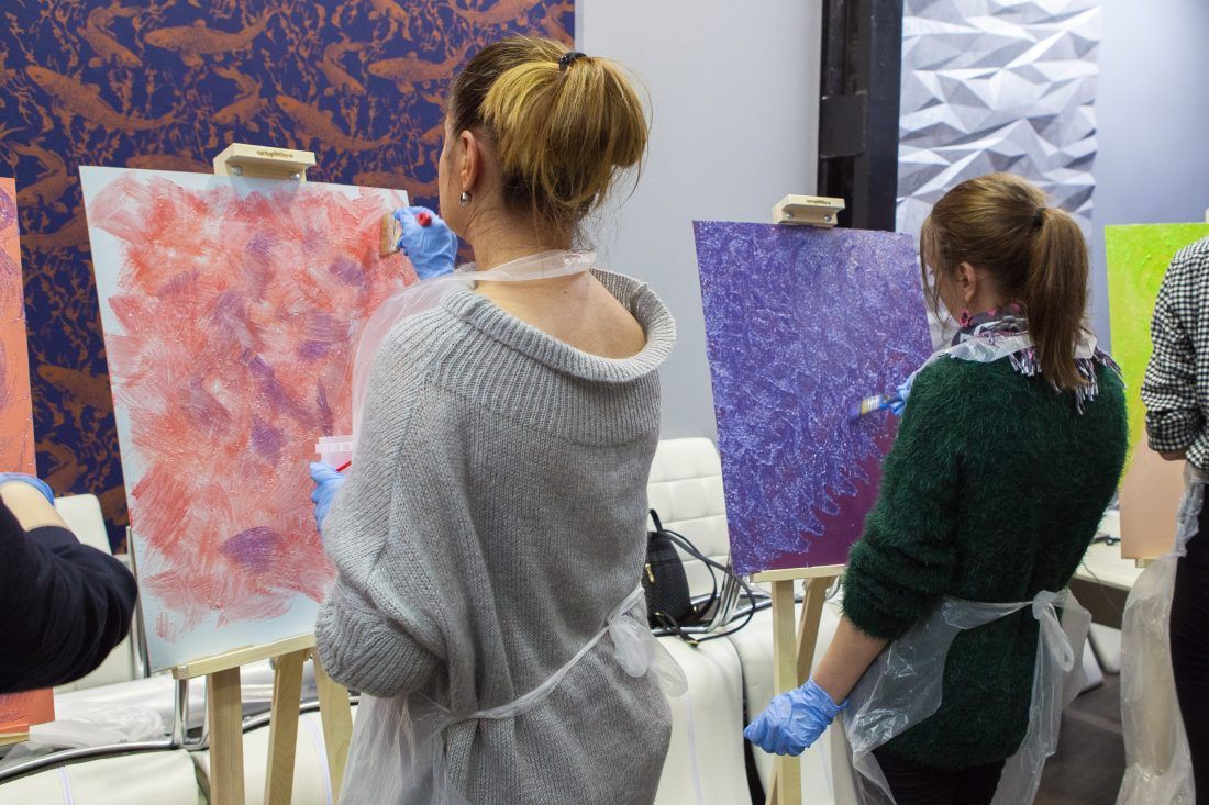 мастер-класс по работе с лазурью для декоративной штукатурки в Центре Дизайна Мануфактура 5 Ампир Декор