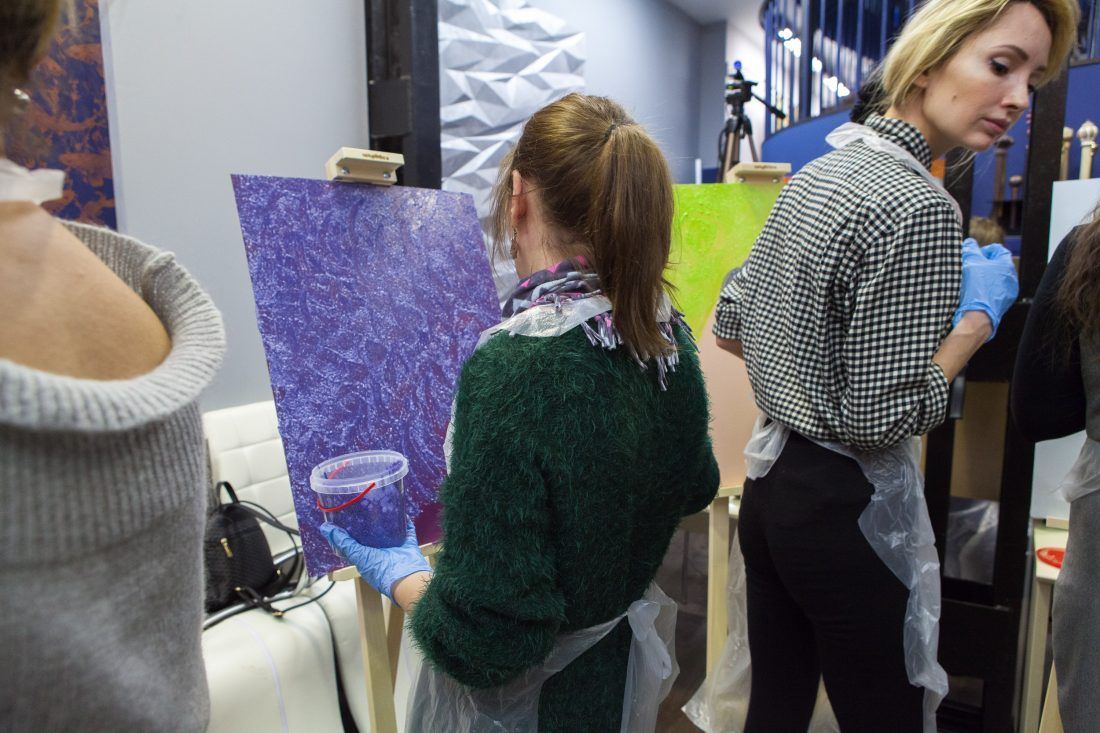 мастер-класс по работе с лазурью для декоративной штукатурки в Центре Дизайна Мануфактура 5 Ампир Декор