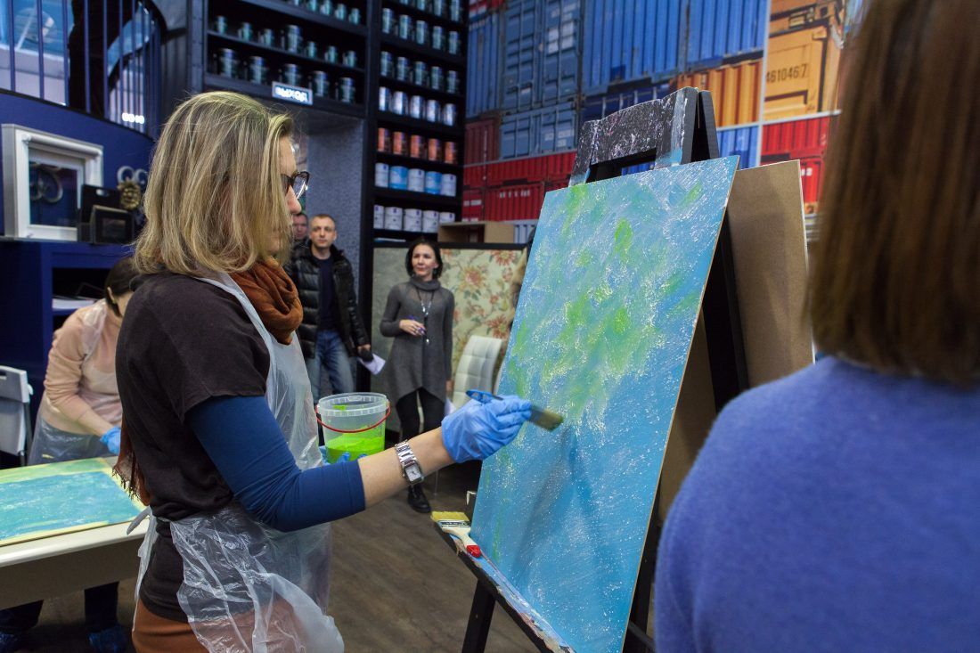 мастер-класс по работе с лазурью для декоративной штукатурки в Центре Дизайна Мануфактура 5 Ампир Декор