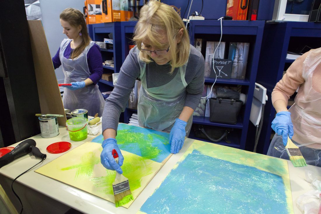 мастер-класс по работе с лазурью для декоративной штукатурки в Центре Дизайна Мануфактура 5 Ампир Декор