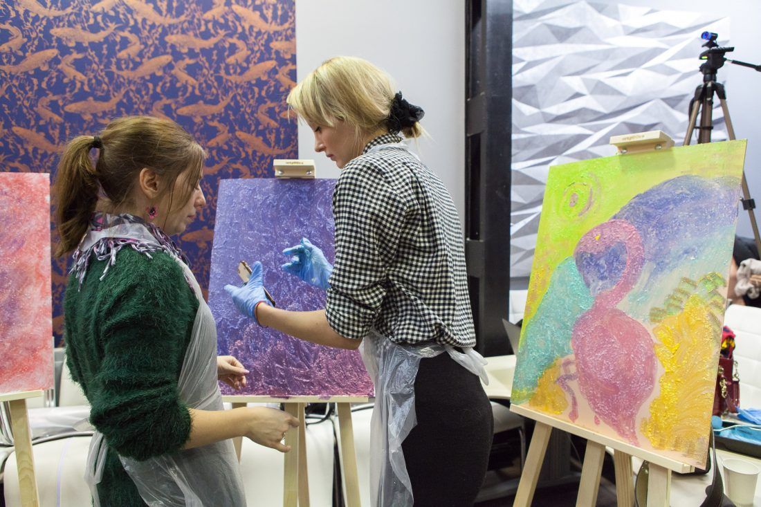 мастер-класс по работе с лазурью для декоративной штукатурки в Центре Дизайна Мануфактура 5 Ампир Декор