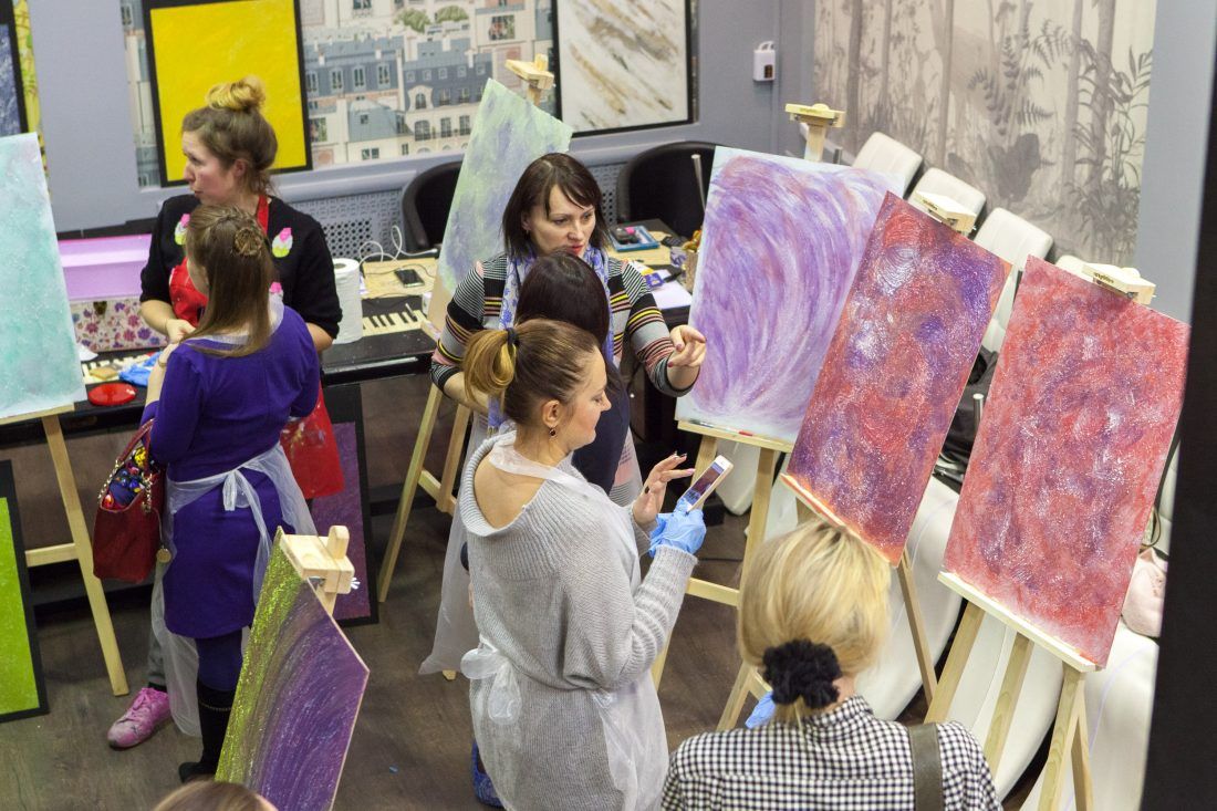 мастер-класс по работе с лазурью для декоративной штукатурки в Центре Дизайна Мануфактура 5 Ампир Декор