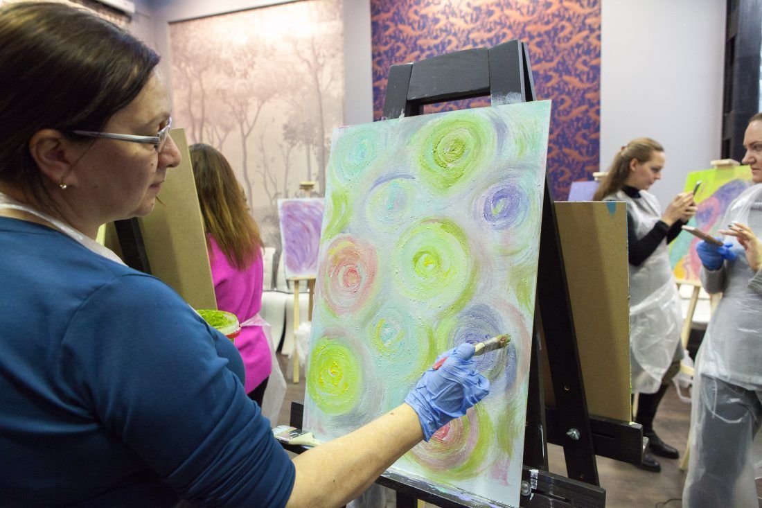 мастер-класс по работе с лазурью для декоративной штукатурки в Центре Дизайна Мануфактура 5 Ампир Декор