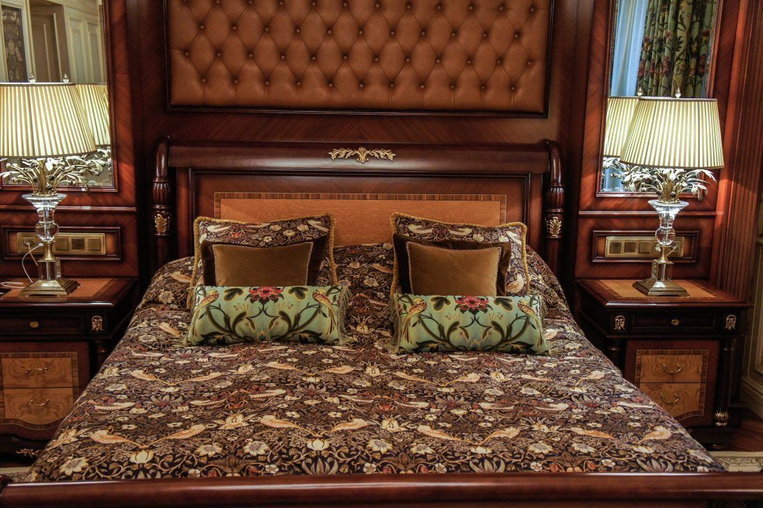 интерьер в английском стиле: хозяйская спальня, дизайнер Катерина Радимова