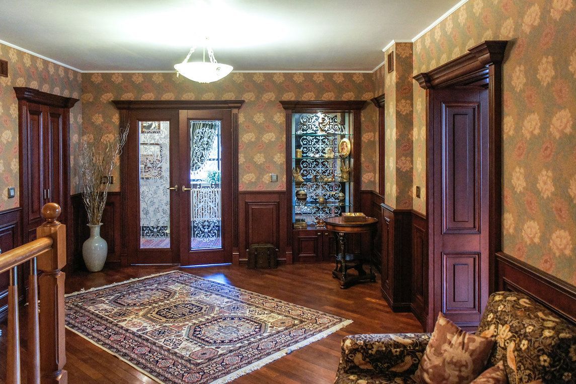 холл дома в английском стиле, дизайнер Катерина Радимова