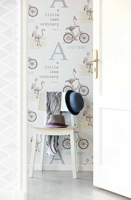 забавный принт с фламинго из коллекции Script от Eijffinger