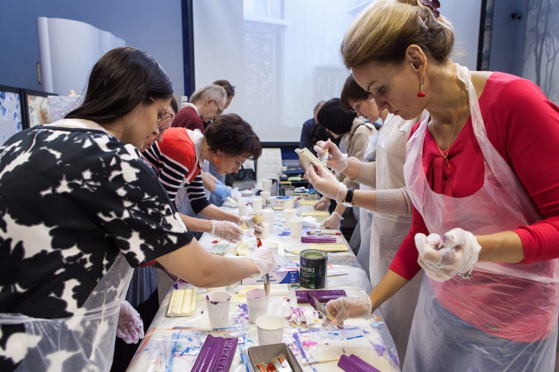 мастер-класс Михаила Дудина по декорированию лепнины в Центре Дизайна Мануфактура 5 Ампир Декор