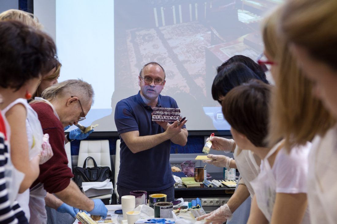 мастер-класс Михаила Дудина по декорированию лепнины в Центре Дизайна Мануфактура 5 Ампир Декор