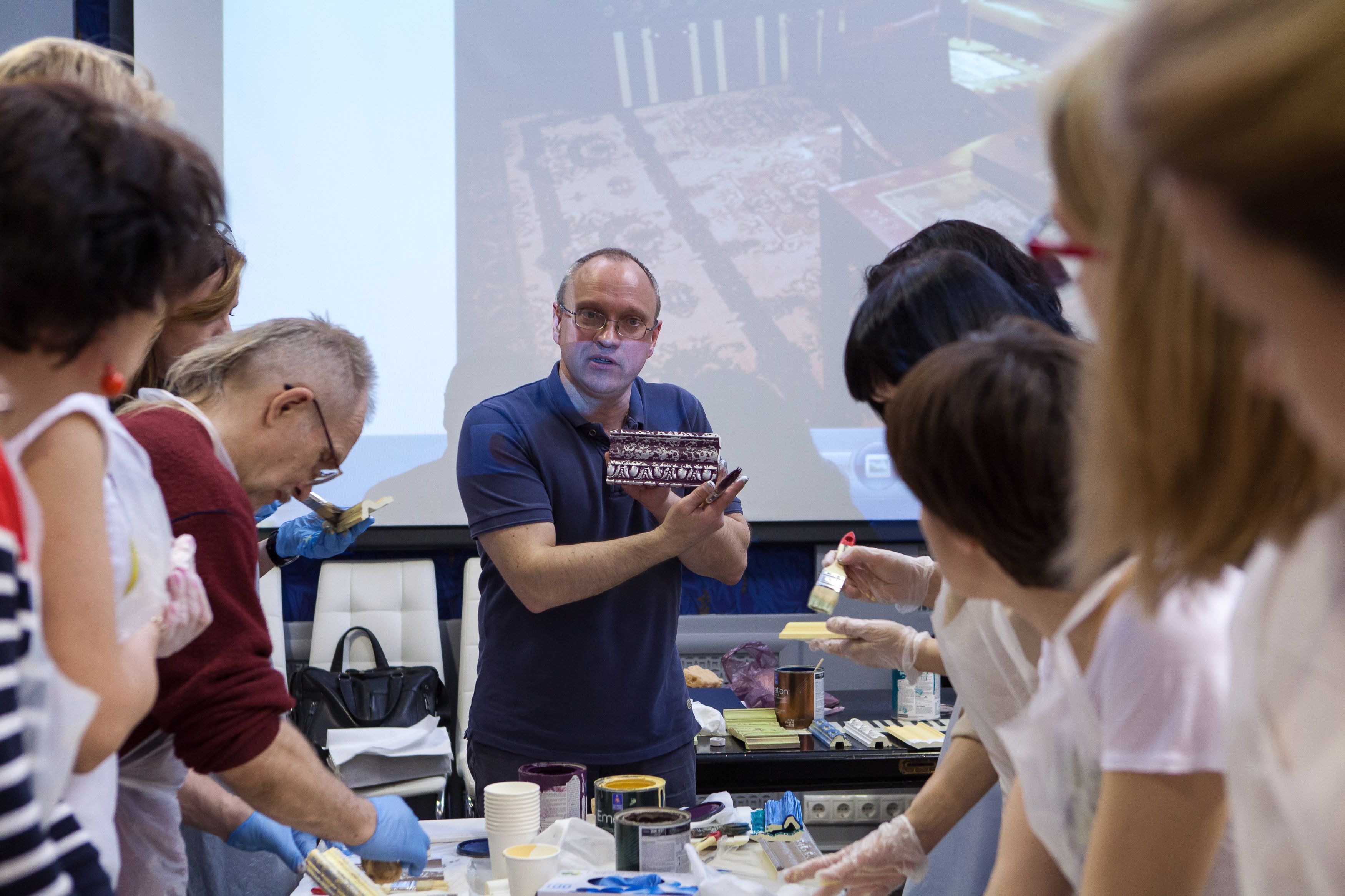 мастер-класс Михаила Дудина по декорированию лепнины в Центре Дизайна Мануфактура 5 Ампир Декор