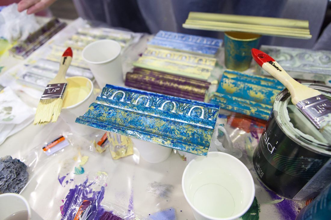 мастер-класс Михаила Дудина по декорированию лепнины в Центре Дизайна Мануфактура 5 Ампир Декор