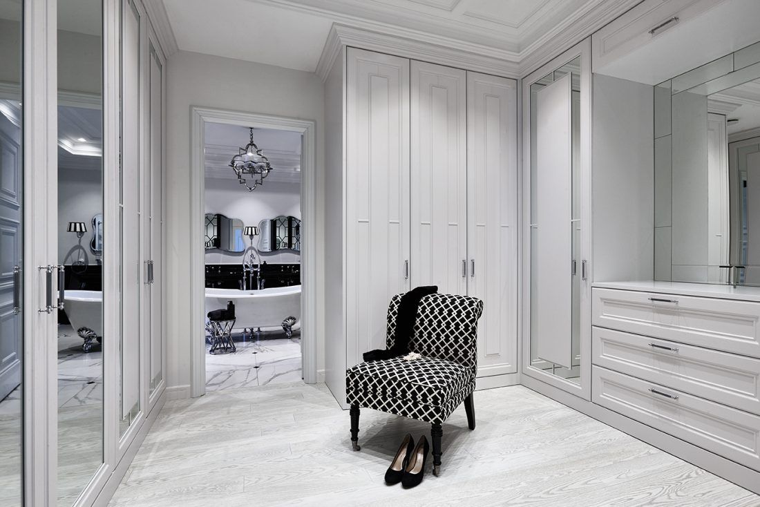 Гардеробная в квартире жилого комплекса «Wine House», проект Mill Studio