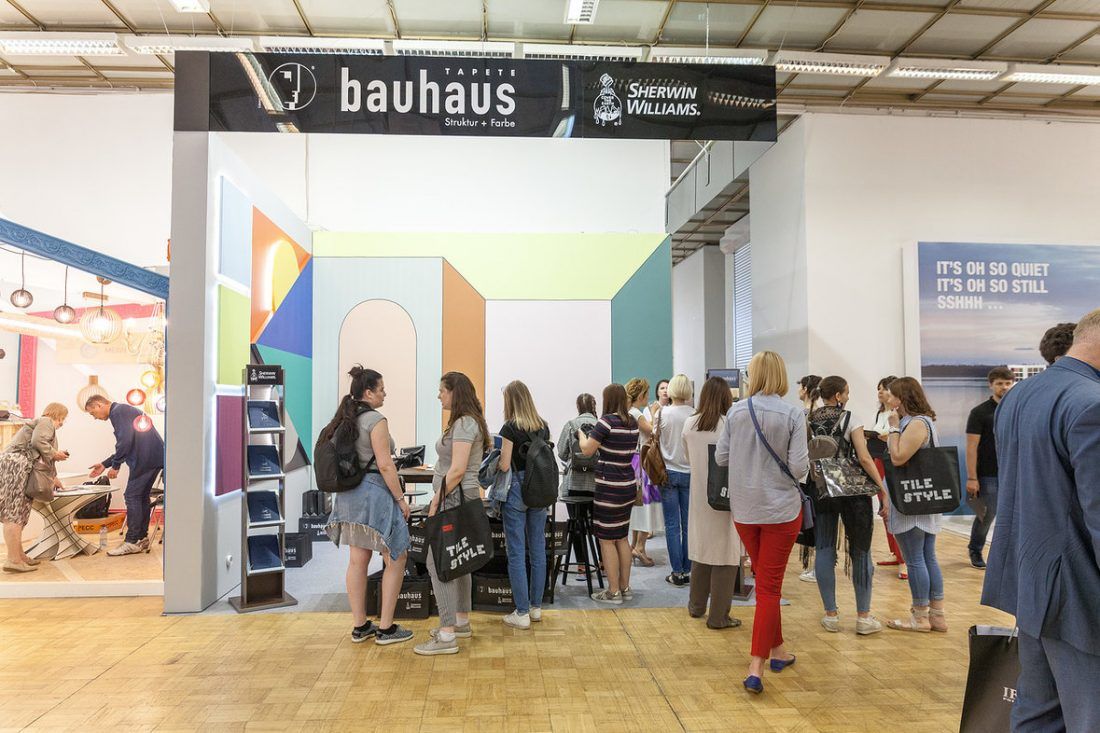 презентация коллекции обоев под покраску Баухаус (Bauhaus) на выставке АрхМосква 2018