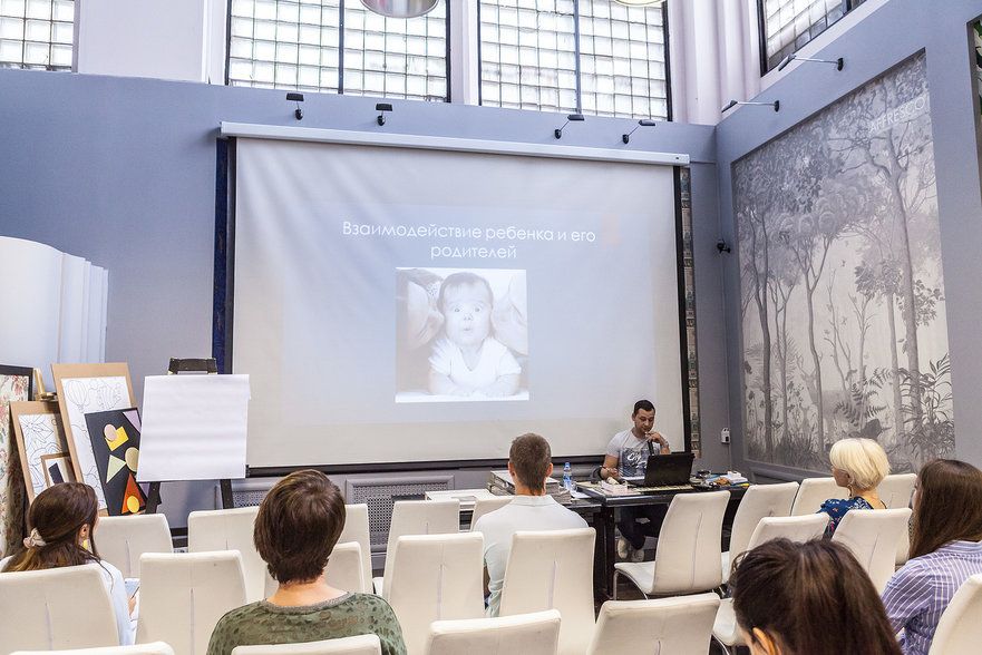 представитель фабрики детских интерьеров Stupeni-kids в Центре Дизайна Мануфактура 5