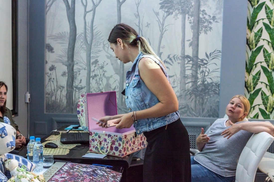 семинар дизайнера по текстилю Екатерины Егоровой в Центре Дизайна Мануфактура 5 Ампир Декор