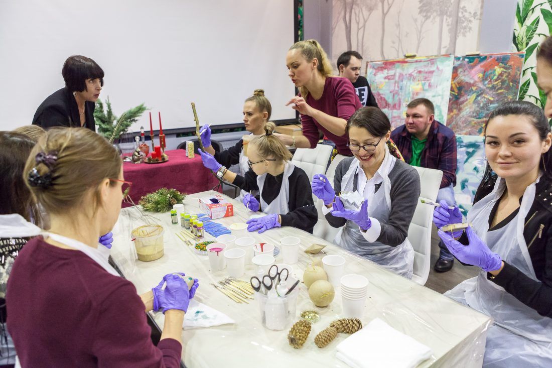 Мастер-класс по созданию новогодних украшений в Центре Дизайна Мануфактура 5 Ампир Декор