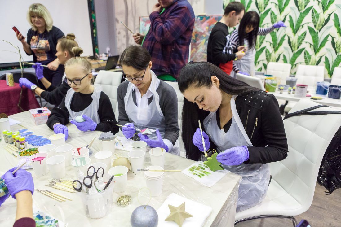 Мастер-класс по созданию новогодних украшений в Центре Дизайна Мануфактура 5 Ампир Декор