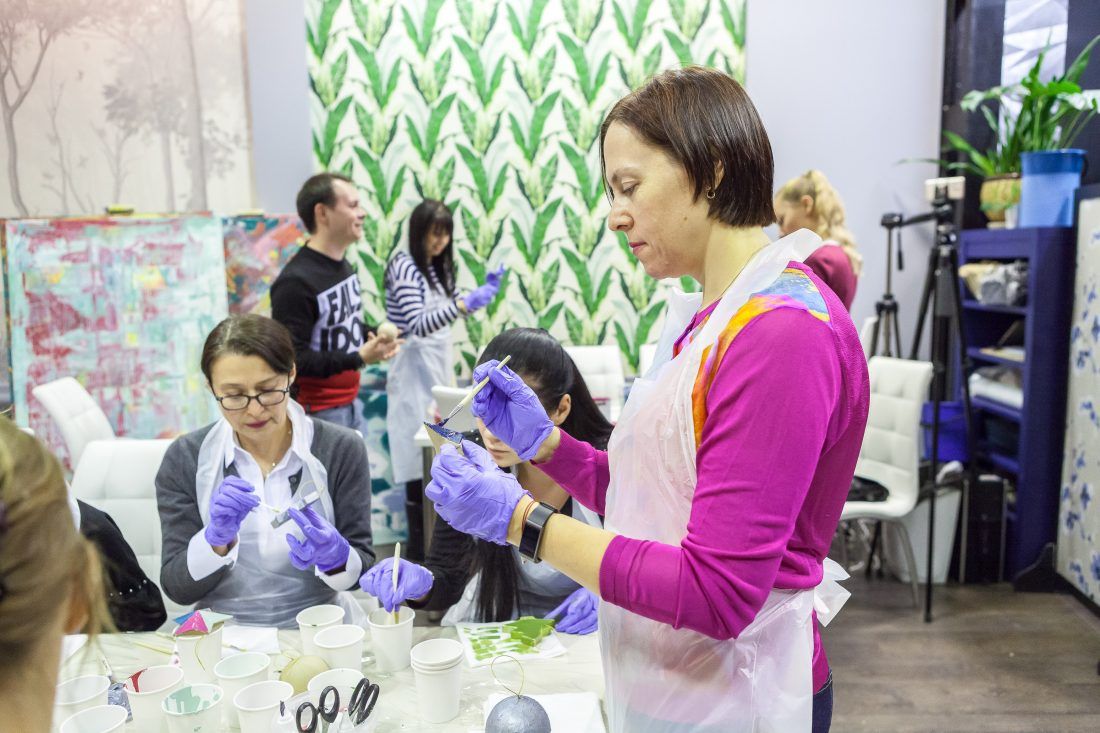 Мастер-класс по созданию новогодних украшений в Центре Дизайна Мануфактура 5 Ампир Декор