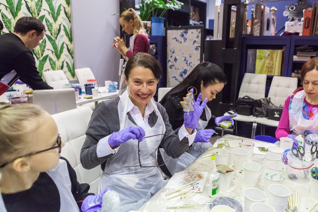 Мастер-класс по созданию новогодних украшений в Центре Дизайна Мануфактура 5 Ампир Декор