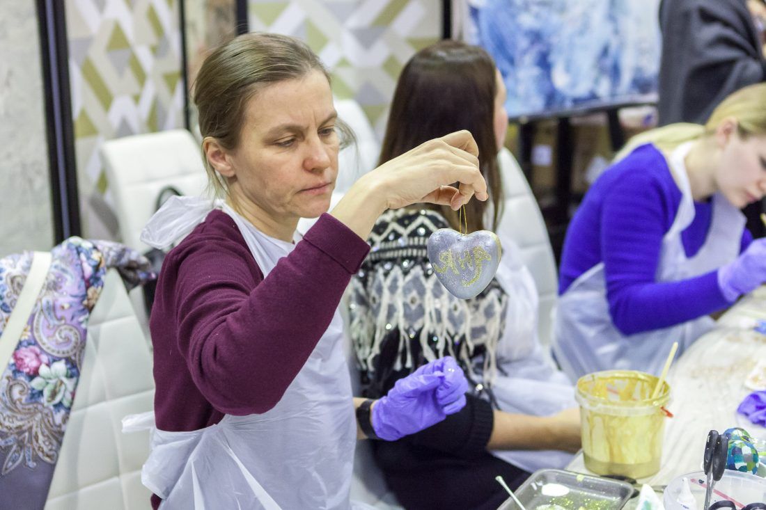 Мастер-класс по созданию новогодних украшений в Центре Дизайна Мануфактура 5 Ампир Декор
