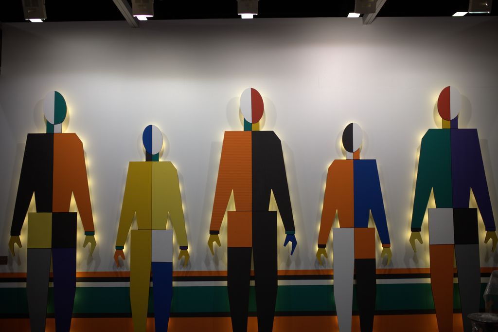 обои под покраску Bauhaus Cпортсмены Малевича