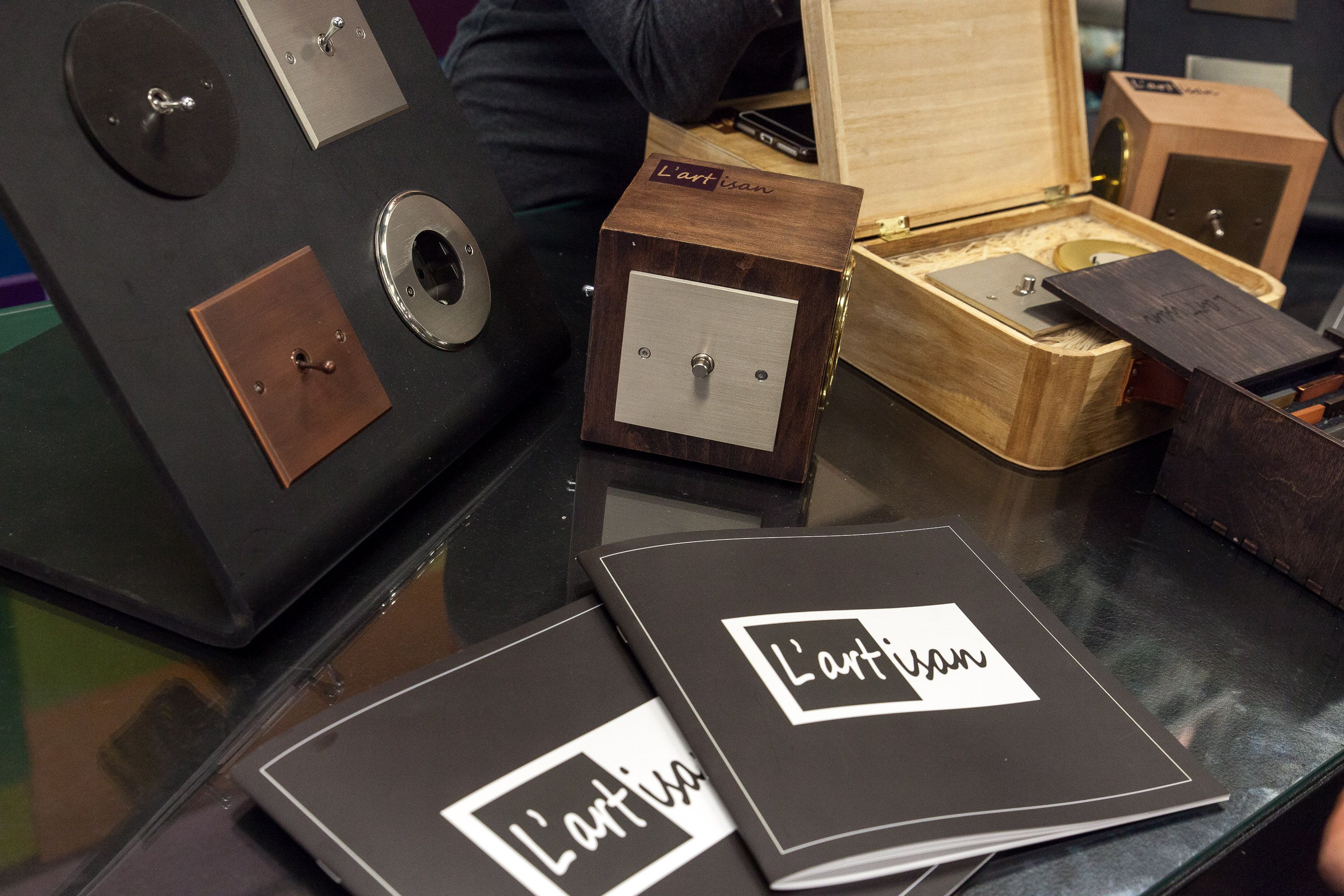 электрические розетки и выключатели L'artisan