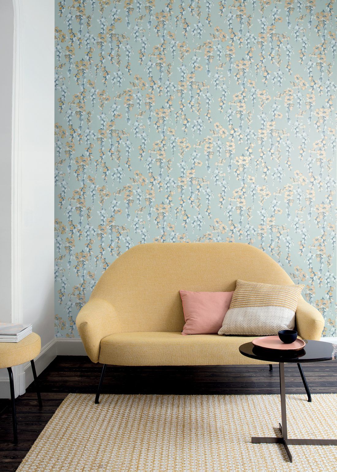 Ампир Декор флизелиновые обои La vie en rose от Zoom