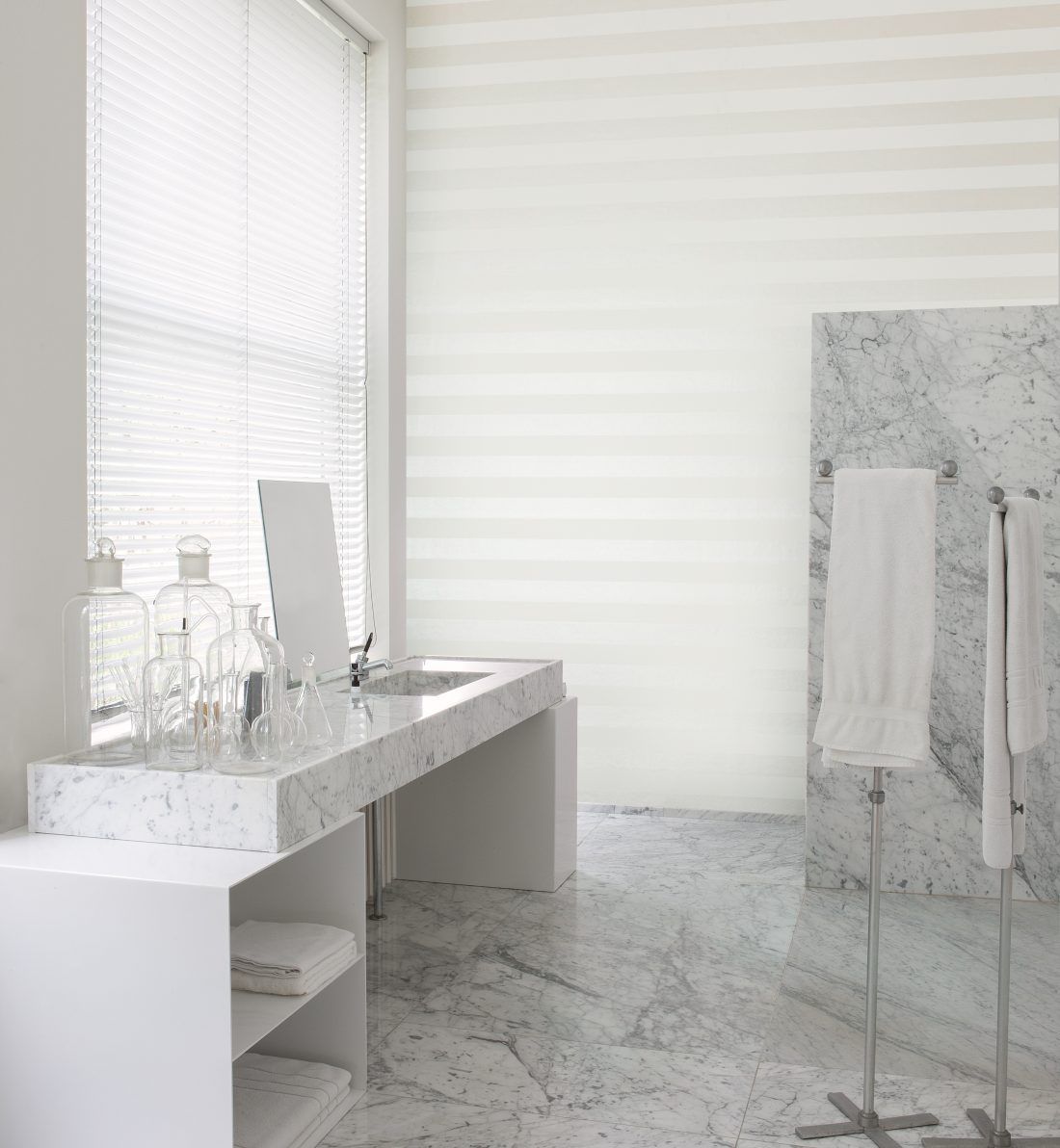 Ампир Декор текстильные обои Ode от Guy Masureel