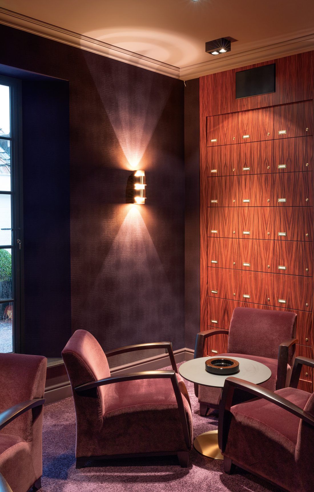 Ампир Декор текстильные обои Ode от Guy Masureel