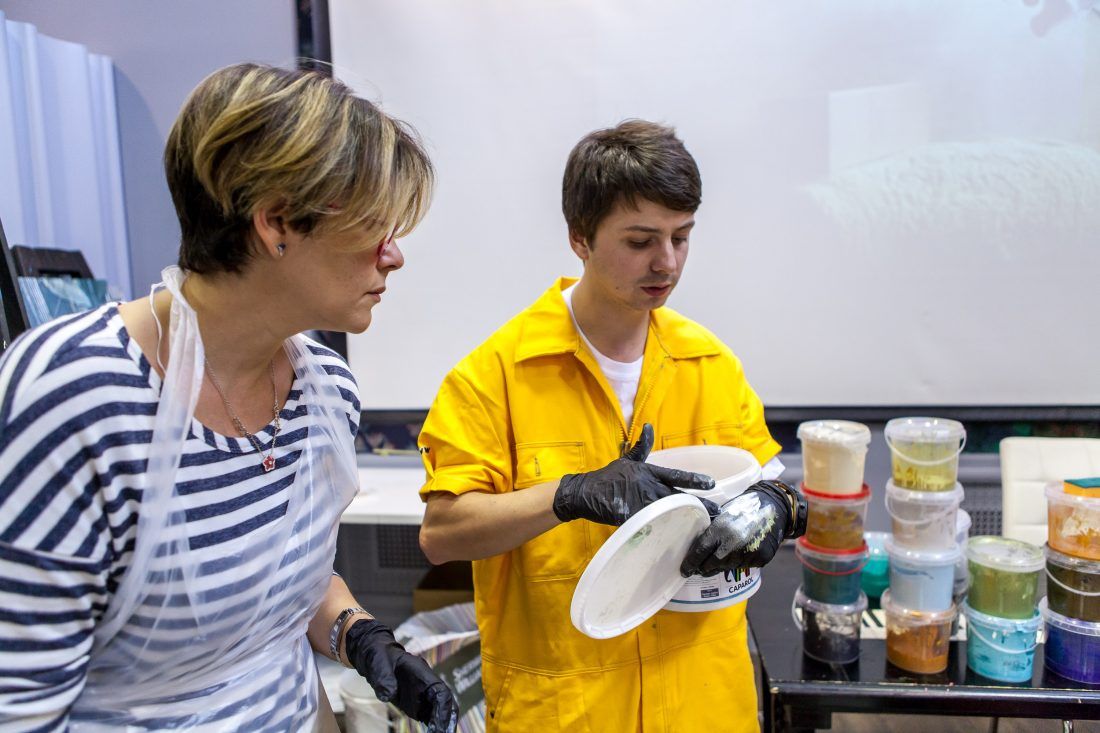 Мастер-класс «Декорируем вазу материалами Capadecor» в Центре дизайна Мануфактура 5 Ампир Декор