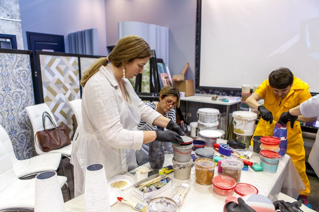 Мастер-класс «Декорируем вазу материалами Capadecor» в Центре дизайна Мануфактура 5 Ампир Декор