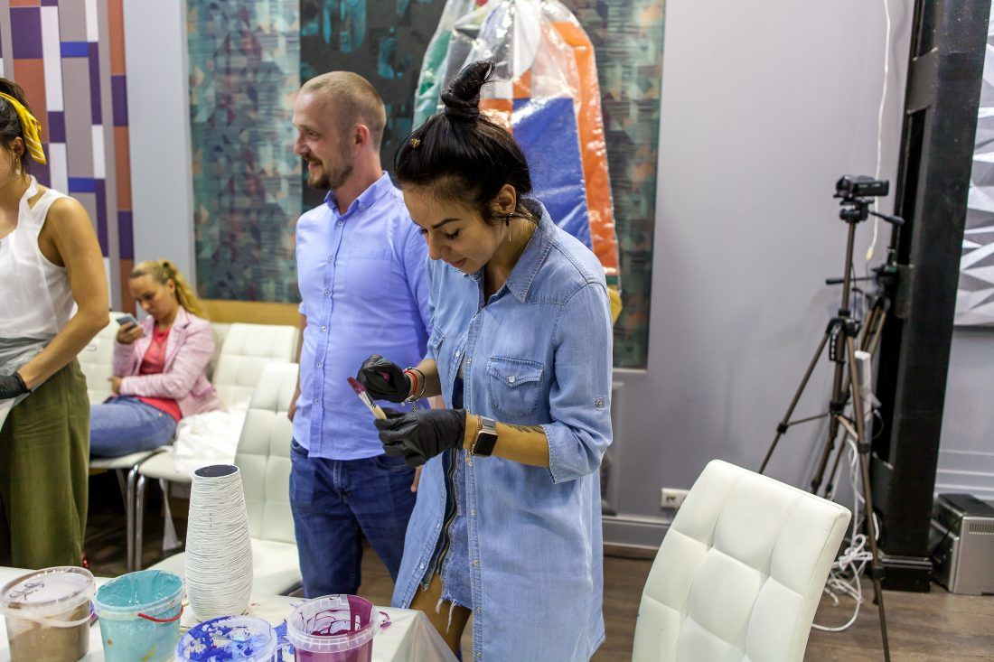 Мастер-класс «Декорируем вазу материалами Capadecor» в Центре дизайна Мануфактура 5 Ампир Декор