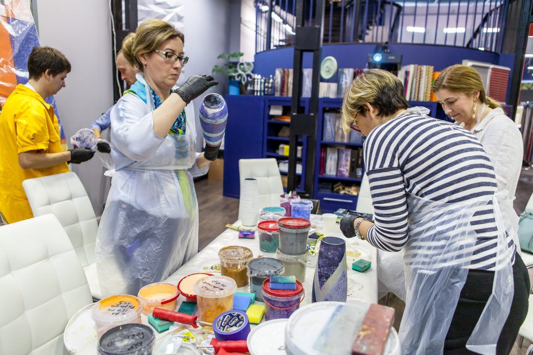 Мастер-класс «Декорируем вазу материалами Capadecor» в Центре дизайна Мануфактура 5 Ампир Декор