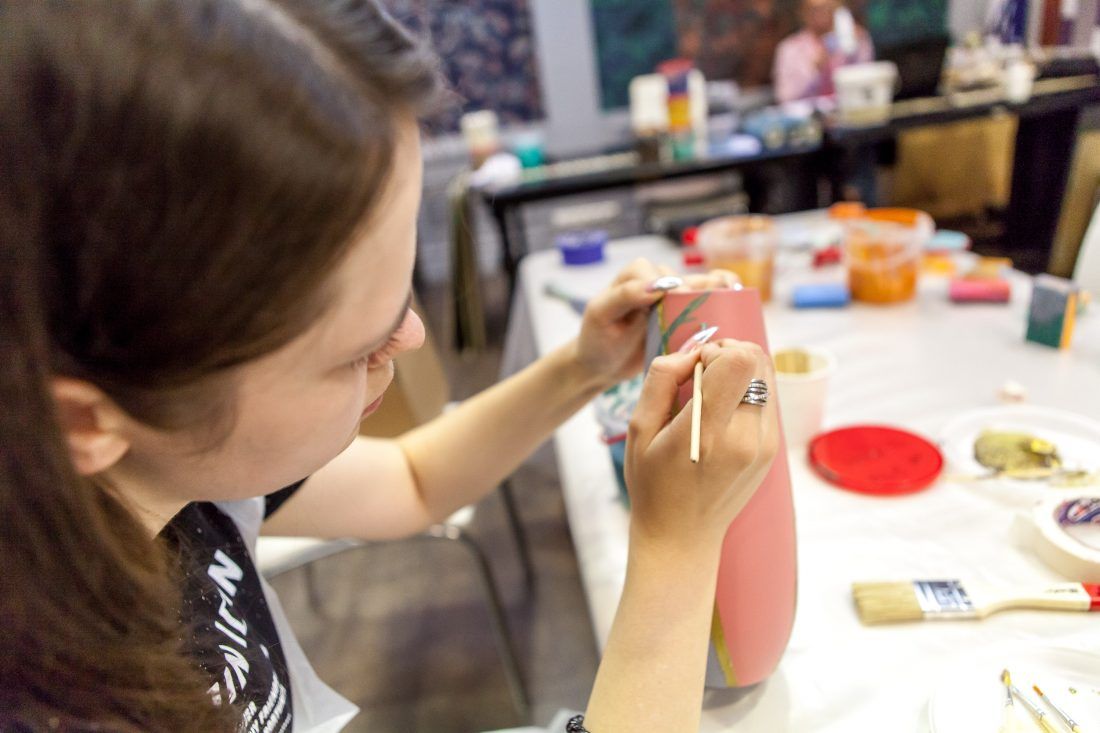 Мастер-класс «Декорируем вазу материалами Capadecor» в Центре дизайна Мануфактура 5 Ампир Декор