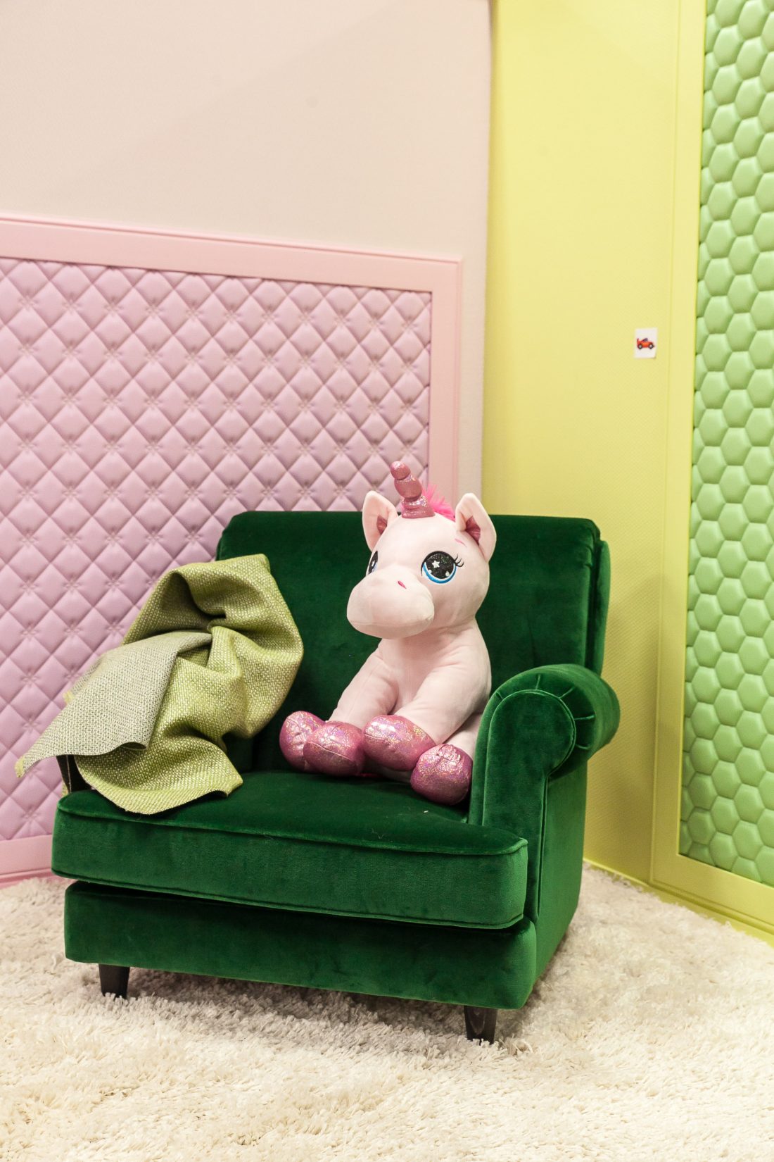 Ампир Декор стеганые обои Chesterwall