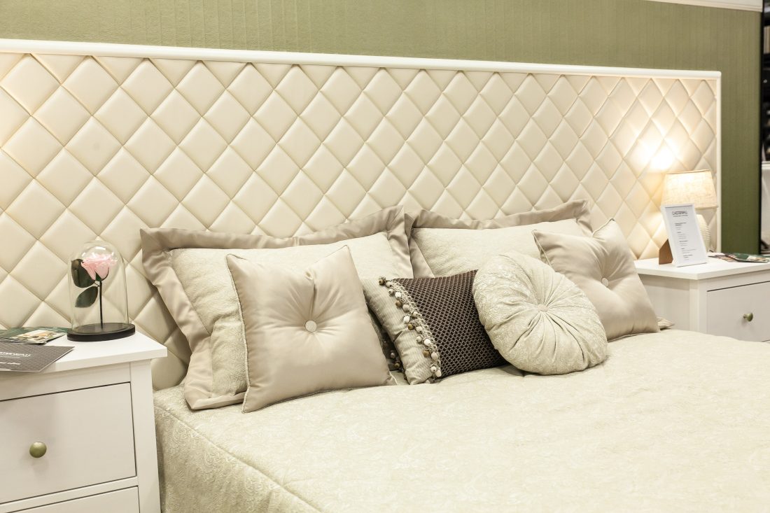 Ампир Декор стеганые обои Chesterwall