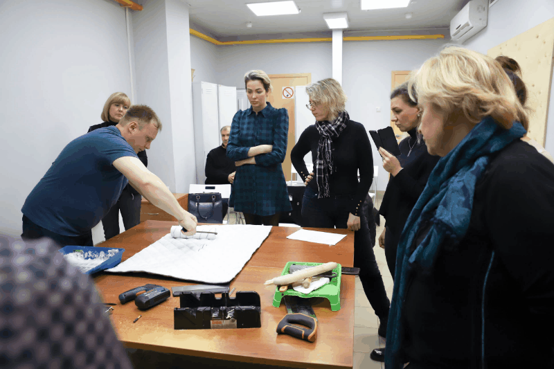 Мануфактура 5 Ампир Декор стёганые мягкие обои Chesterwall мастер-класс