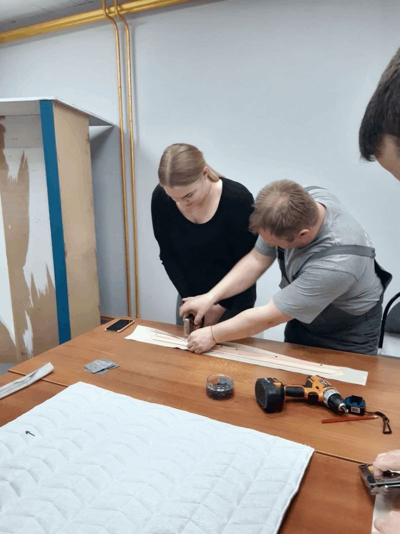 Мануфактура 5 Ампир Декор стёганые мягкие обои Chesterwall мастер-класс